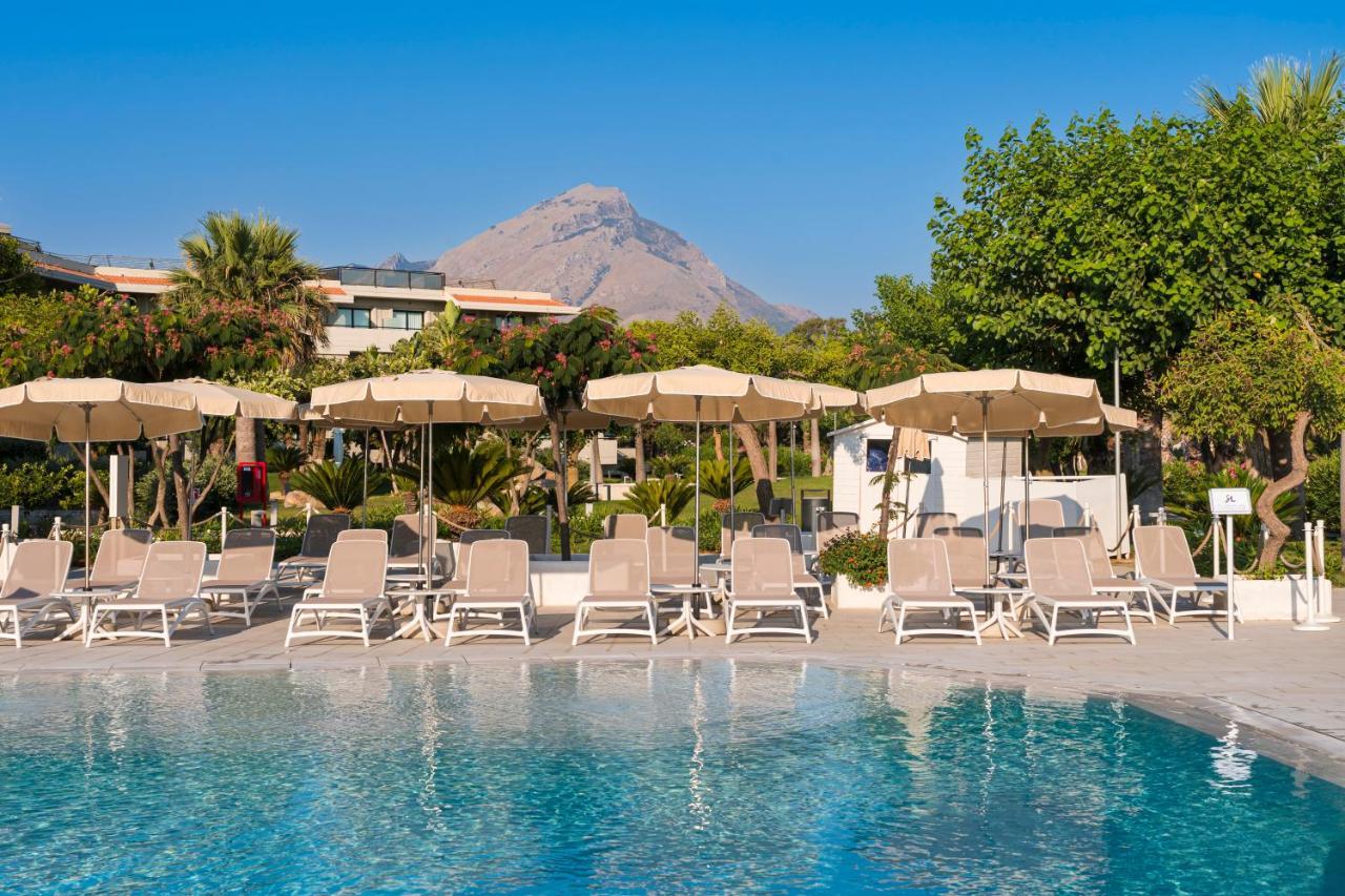 Grand Palladium Sicilia Resort & Spa Кампофеліче-ді-Роччелла Екстер'єр фото